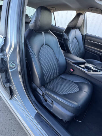 2020 Toyota Camry SE