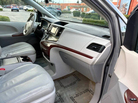 2013 Toyota Sienna
