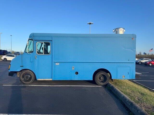 1999 Freightliner MT45 Chassis