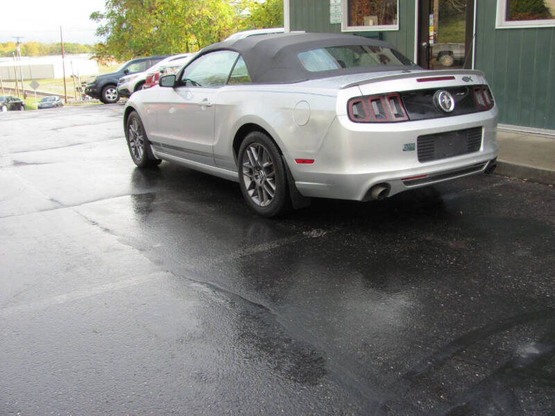 2013 Ford Mustang V6 Premium photo 7