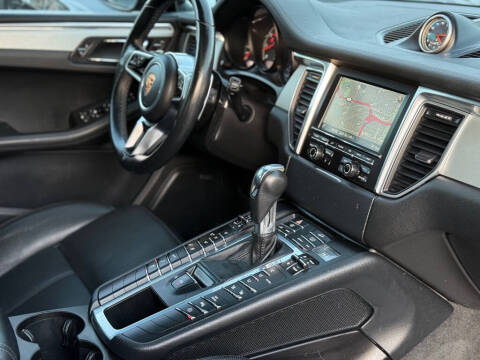 2015 Porsche Macan Turbo