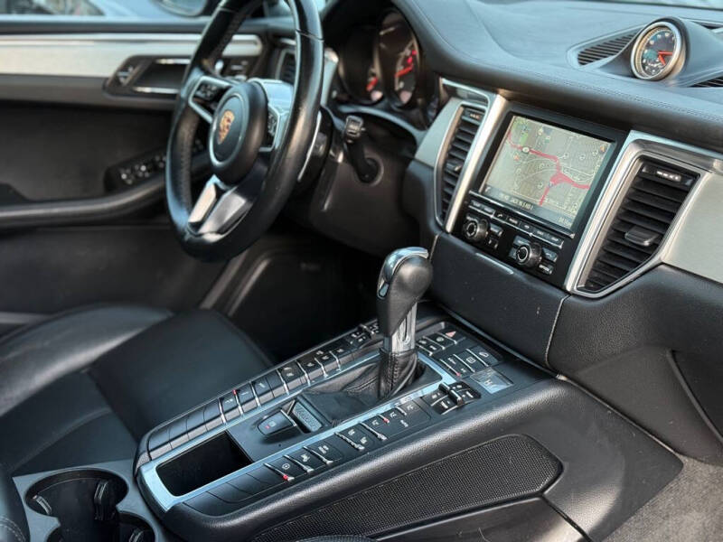 2015 Porsche Macan Turbo