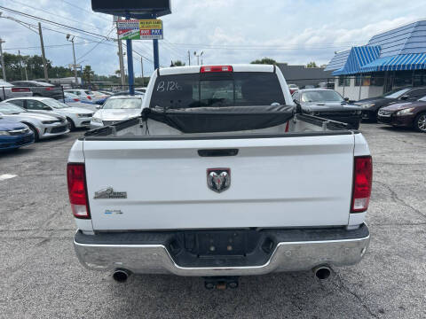 2016 RAM 1500 SLT