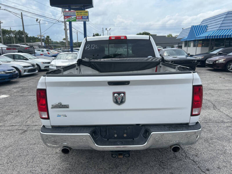 2016 RAM 1500 SLT