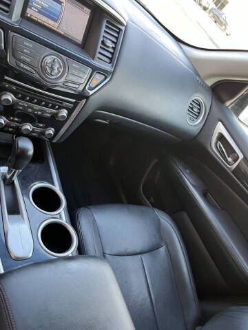 2015 Nissan Pathfinder SV
