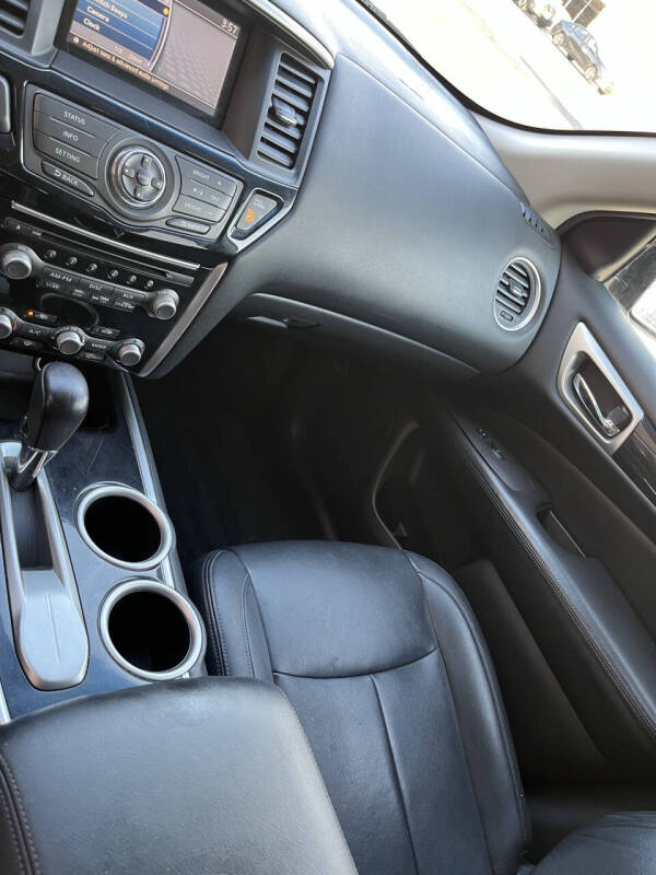 2015 Nissan Pathfinder SV