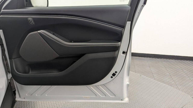 2023 Ford Mustang Mach-E Select