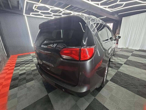 2020 Chrysler Voyager LXi