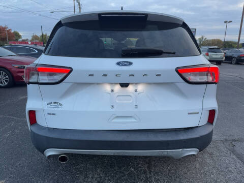 2020 Ford Escape SE