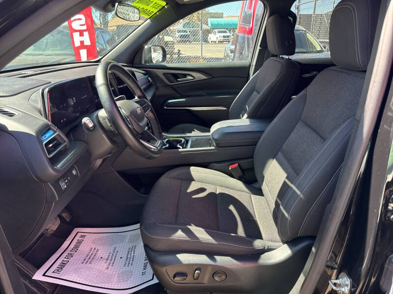 2024 Chevrolet Traverse LT