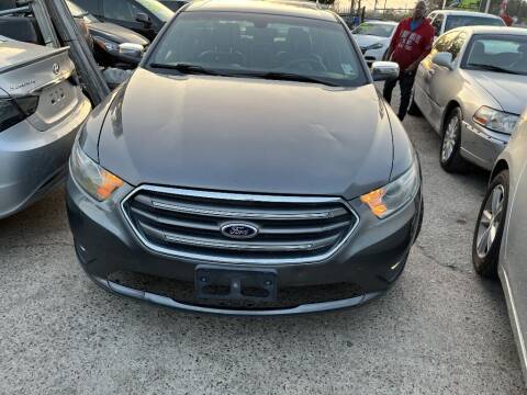2013 Ford Taurus for sale at SCOTT HARRISON MOTOR CO in Houston TX