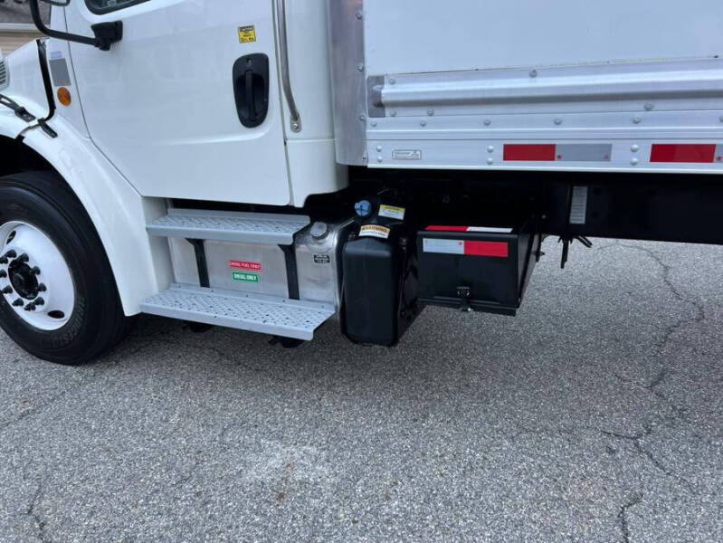 2020 Freightliner M2 106