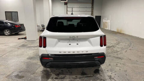 2022 Kia Sorento LX