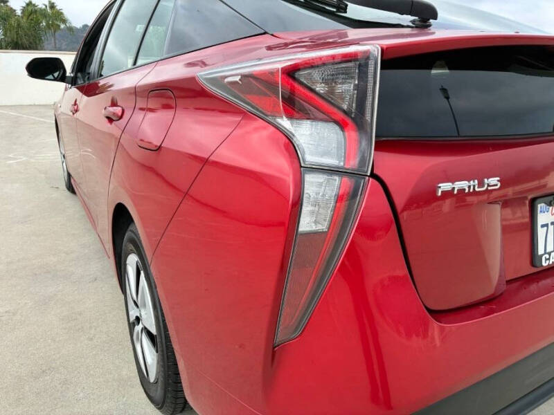 2016 Toyota Prius Three