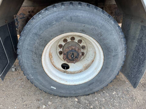 2000 Freightliner FL70