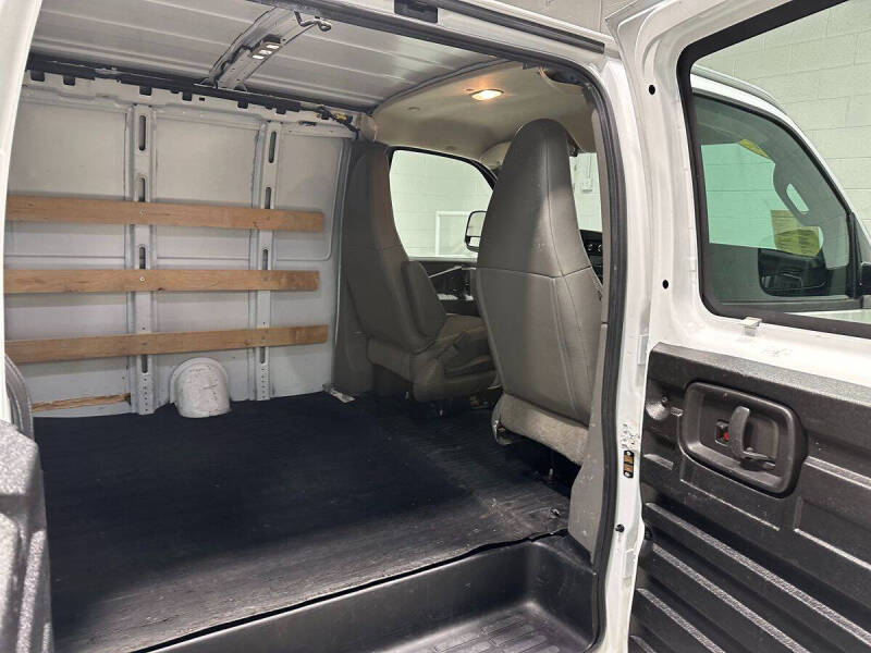 2017 GMC Savana 2500