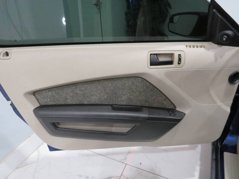 2011 Ford Mustang V6