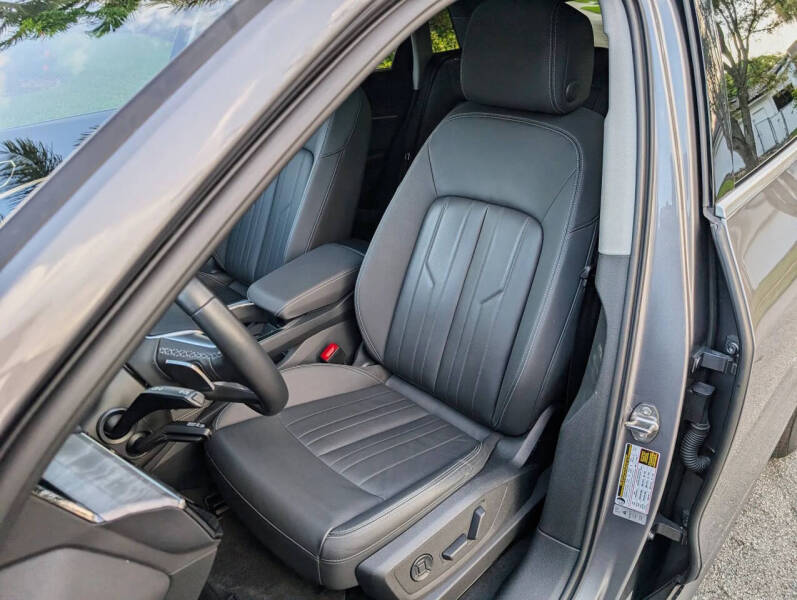 2021 Audi e-tron quattro Premium