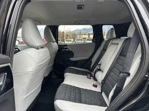 2025 Mitsubishi Outlander SE