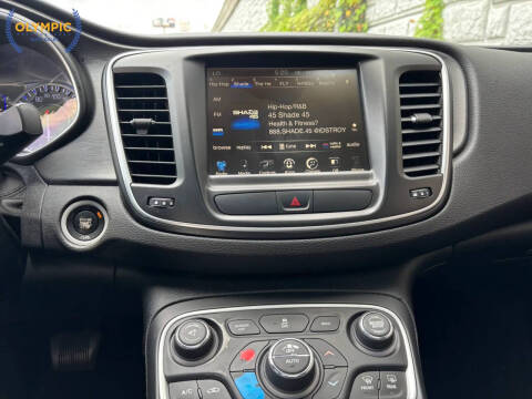 2017 Chrysler 200 Limited Platinum