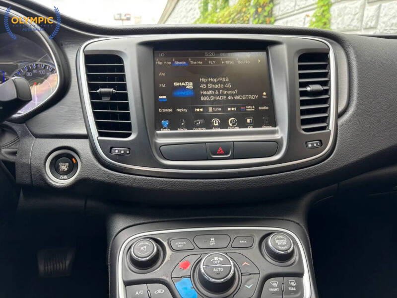 2017 Chrysler 200 Limited Platinum