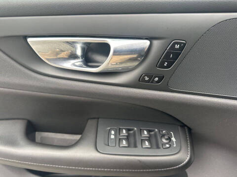 2021 Volvo S60 T5 Momentum