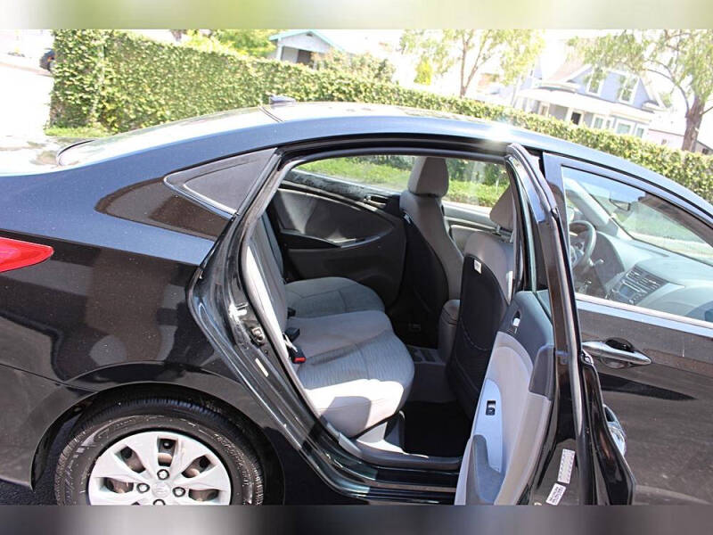 2016 Hyundai Accent SE