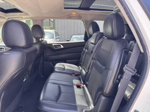 2017 Nissan Pathfinder Platinum