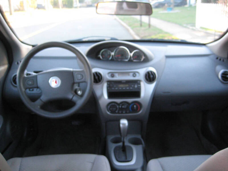2005 Saturn Ion 2