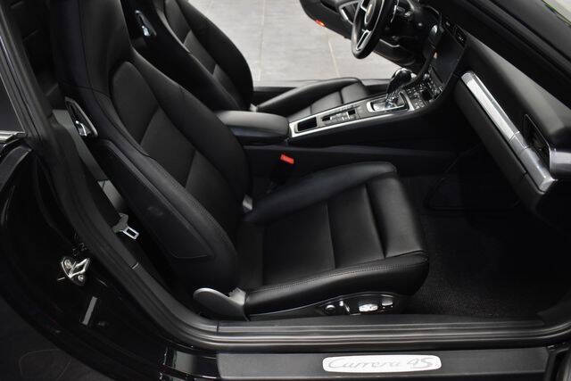 2017 Porsche 911 Carrera 4S