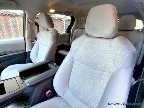 2021 Toyota Sienna LE 8-Passenger