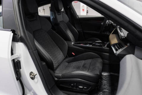 2022 Audi e-tron GT quattro Premium Plus