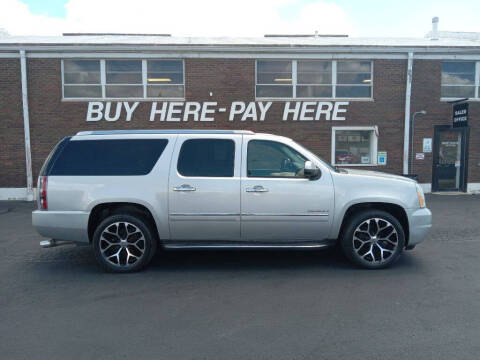 2011 GMC Yukon XL for sale at Kar Mart in Milan IL