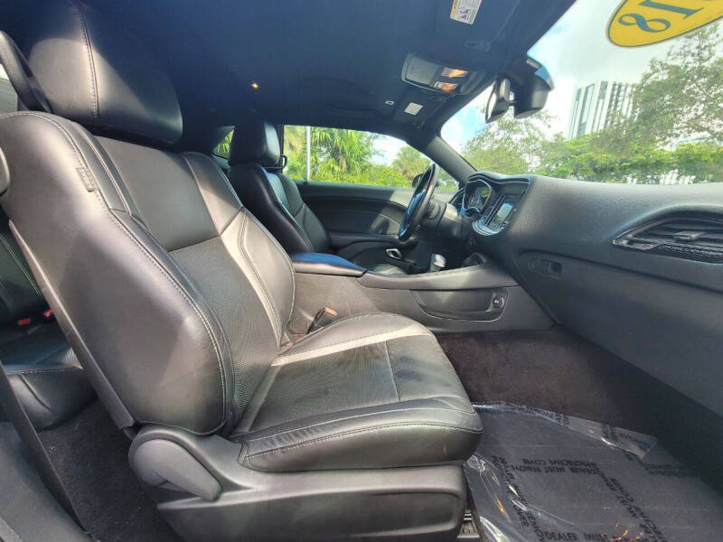 2018 Dodge Challenger SXT Plus