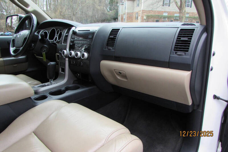 2013 Toyota Sequoia SR5