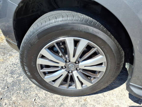 2020 Nissan Pathfinder SV