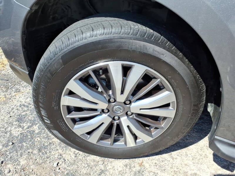 2020 Nissan Pathfinder SV