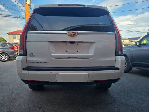 2017 Cadillac Escalade Platinum