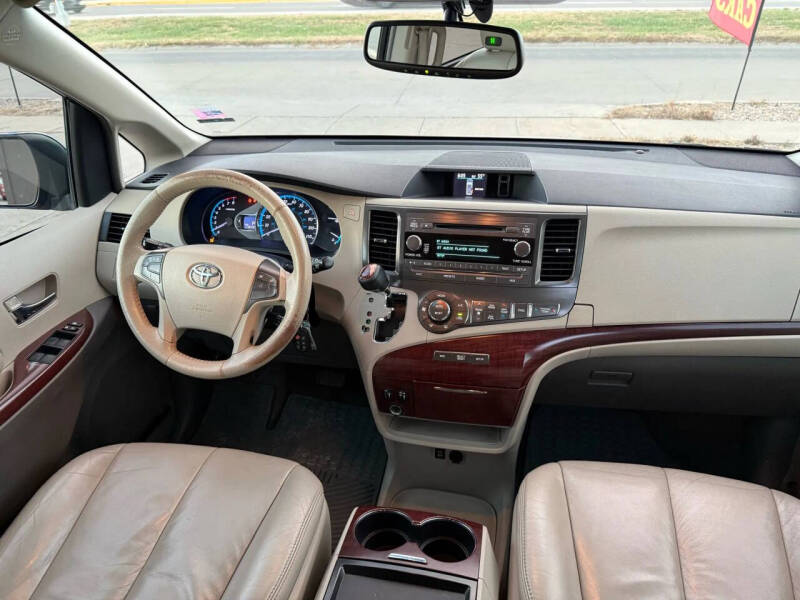 2011 Toyota Sienna Limited 7-Passenger