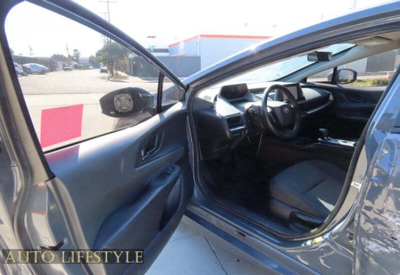2024 Toyota Prius LE