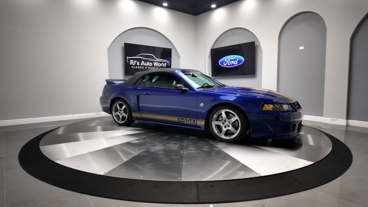2004 Ford Mustang 34