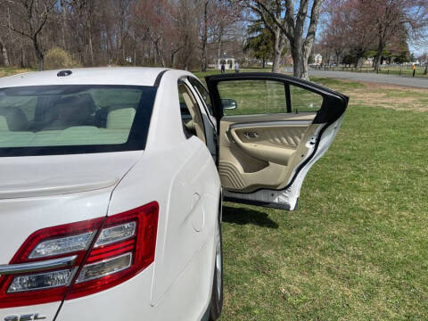 2014 Ford Taurus SEL