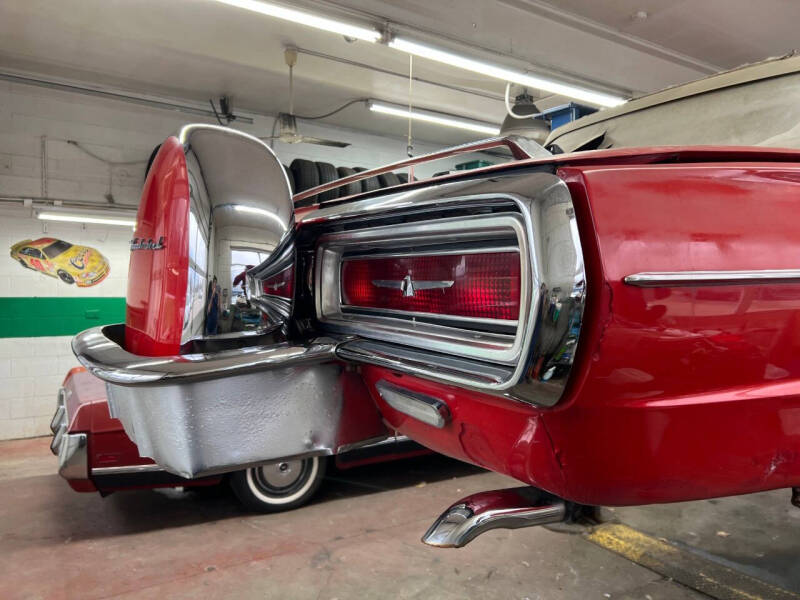 1964 Ford Thunderbird