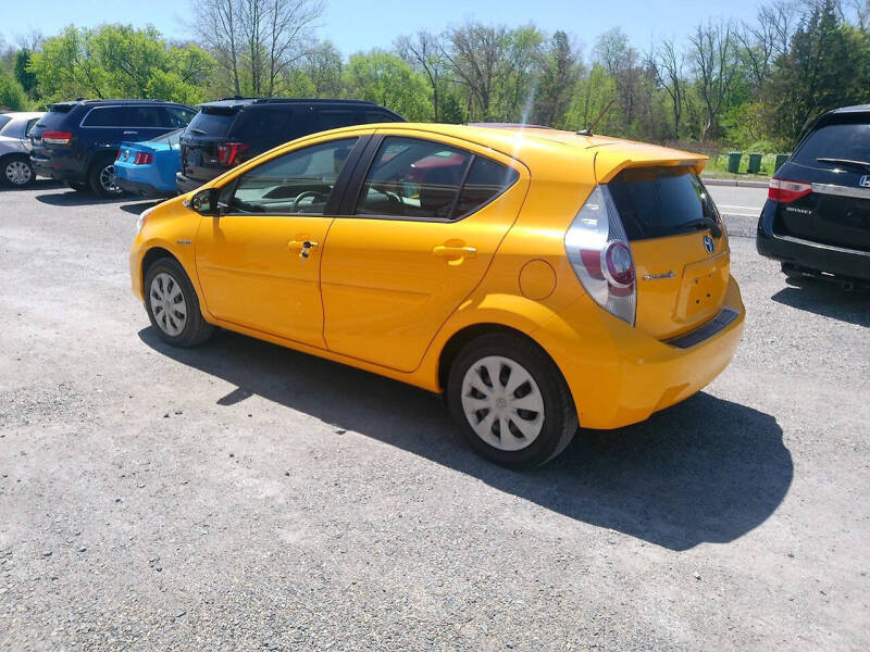 2014 Toyota Prius c Two