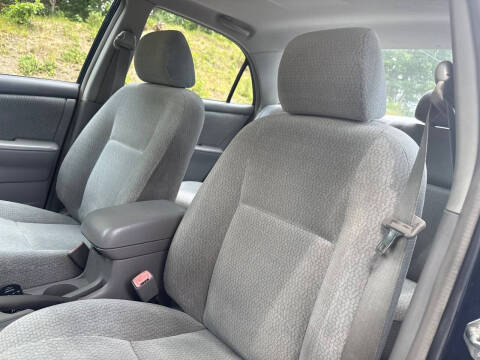 2004 Toyota Corolla LE