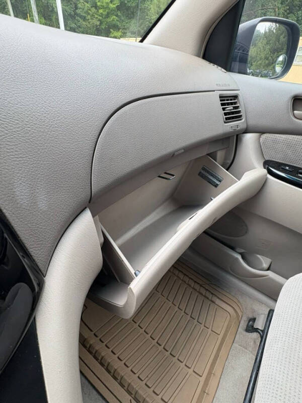 2004 Toyota Sienna LE 7 Passenger