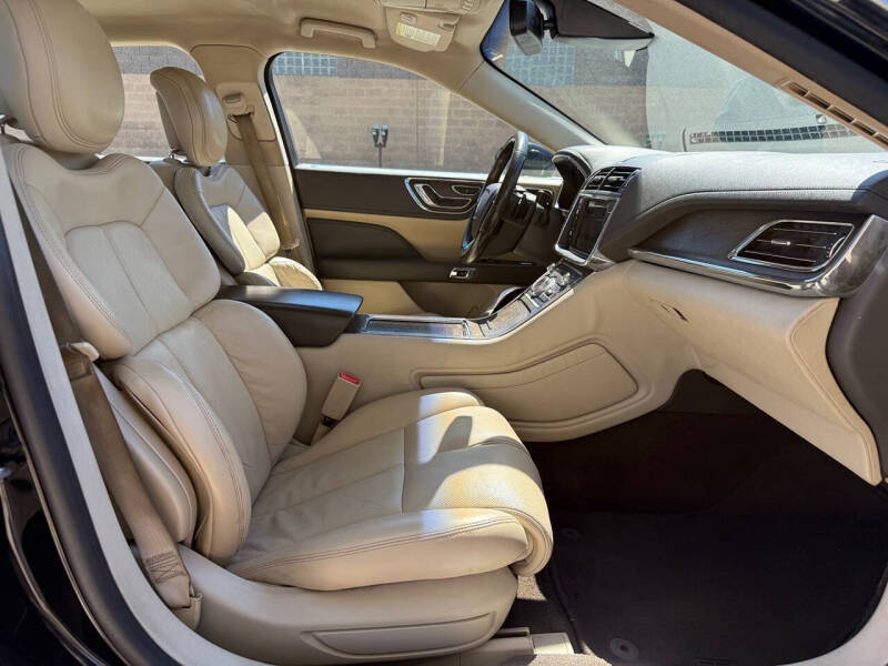 2017 Lincoln Continental Select