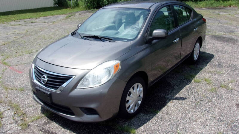 2013 Nissan Versa 1.6 SV