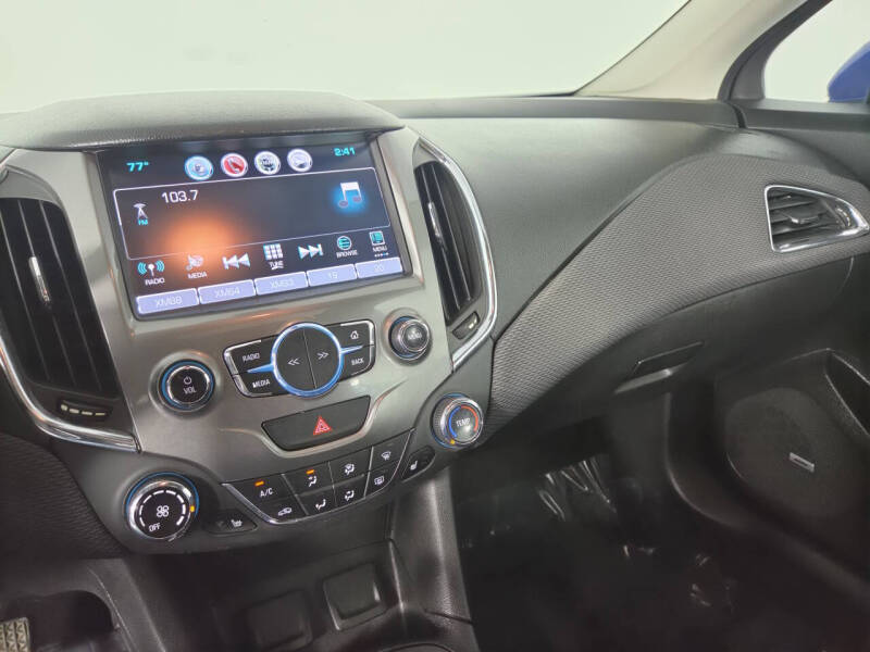 2017 Chevrolet Cruze LT Auto
