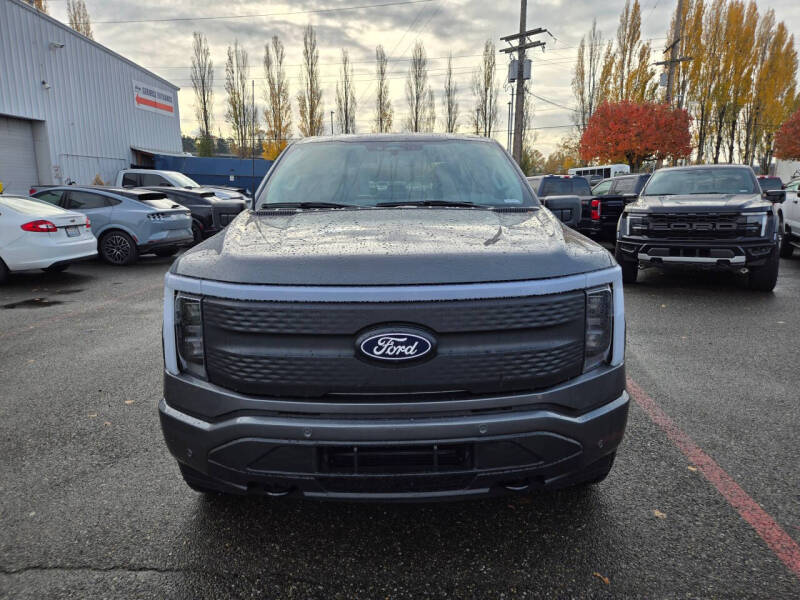 2025 Ford F-150 Lightning Flash